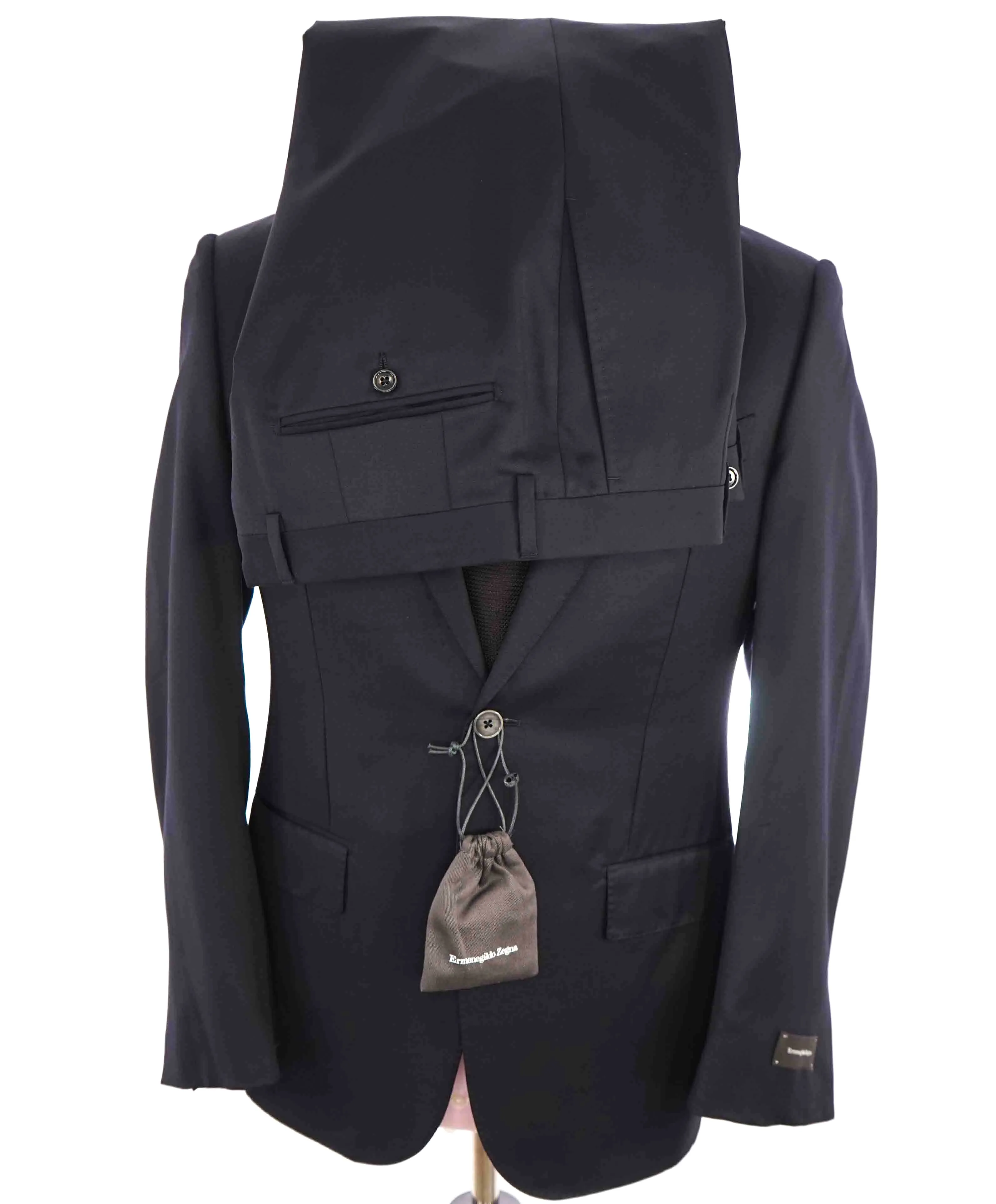 $3,250 ERMENEGILDO ZEGNA - "MICRONSPHERE" *Closet Staple* Navy Suit - 40L