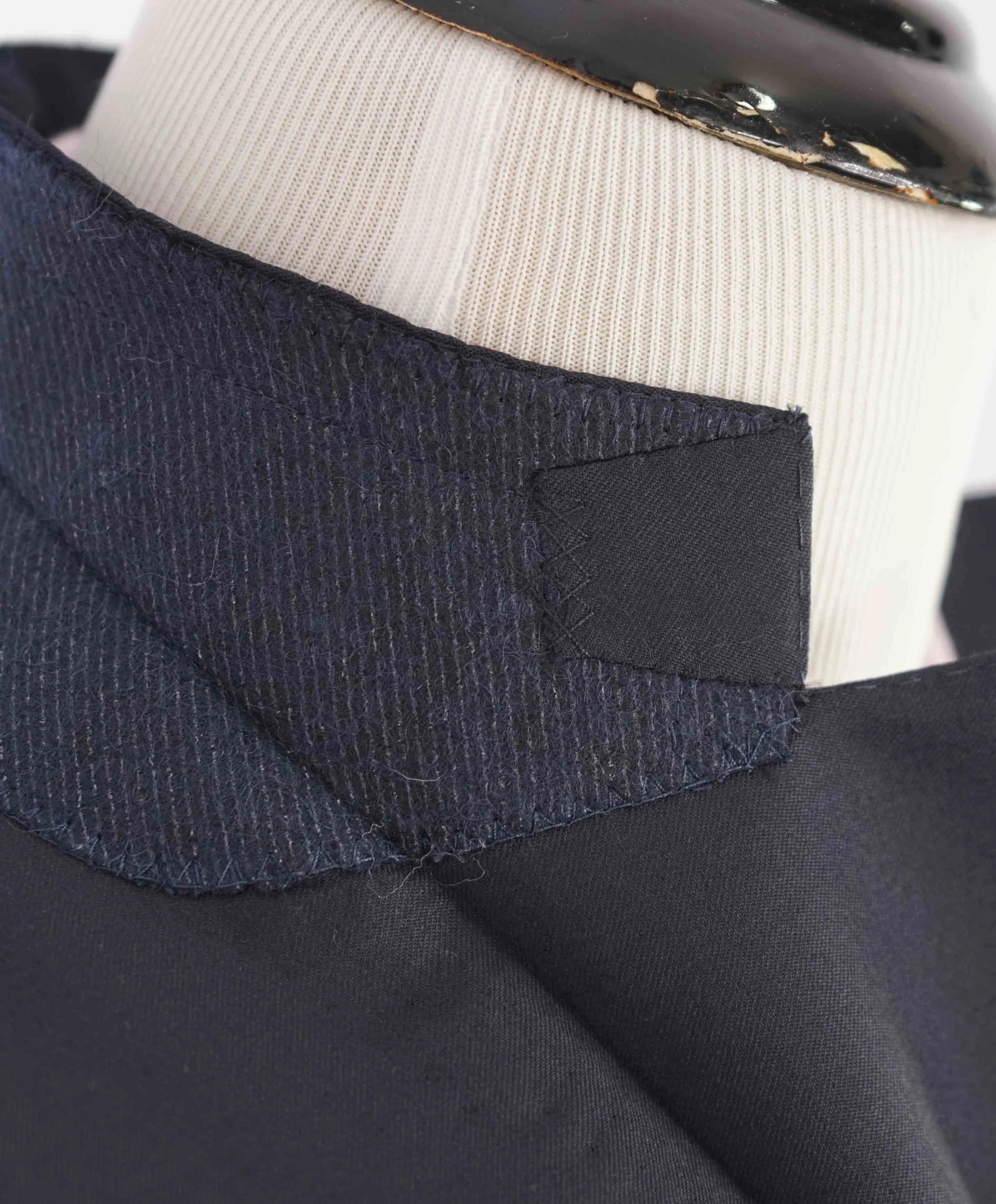 $3,250 ERMENEGILDO ZEGNA - "MICRONSPHERE" *Closet Staple* Navy Suit - 40L