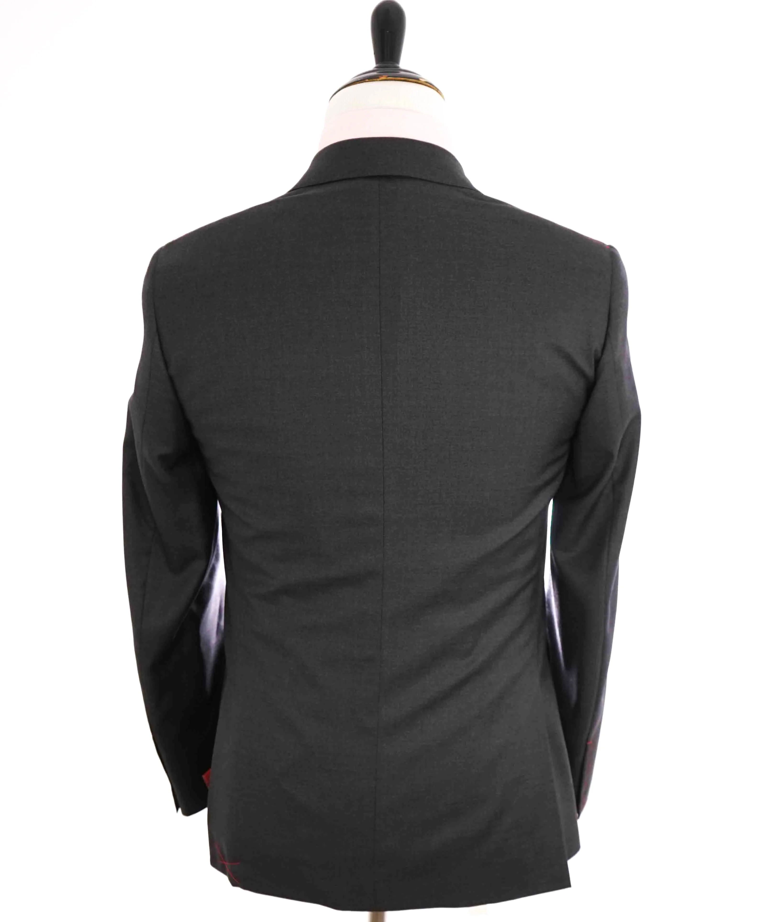 $3,750 ISAIA - Gray "AQUASPIDER" *CLOSET STAPLE* Coral Pin Suit - 38S