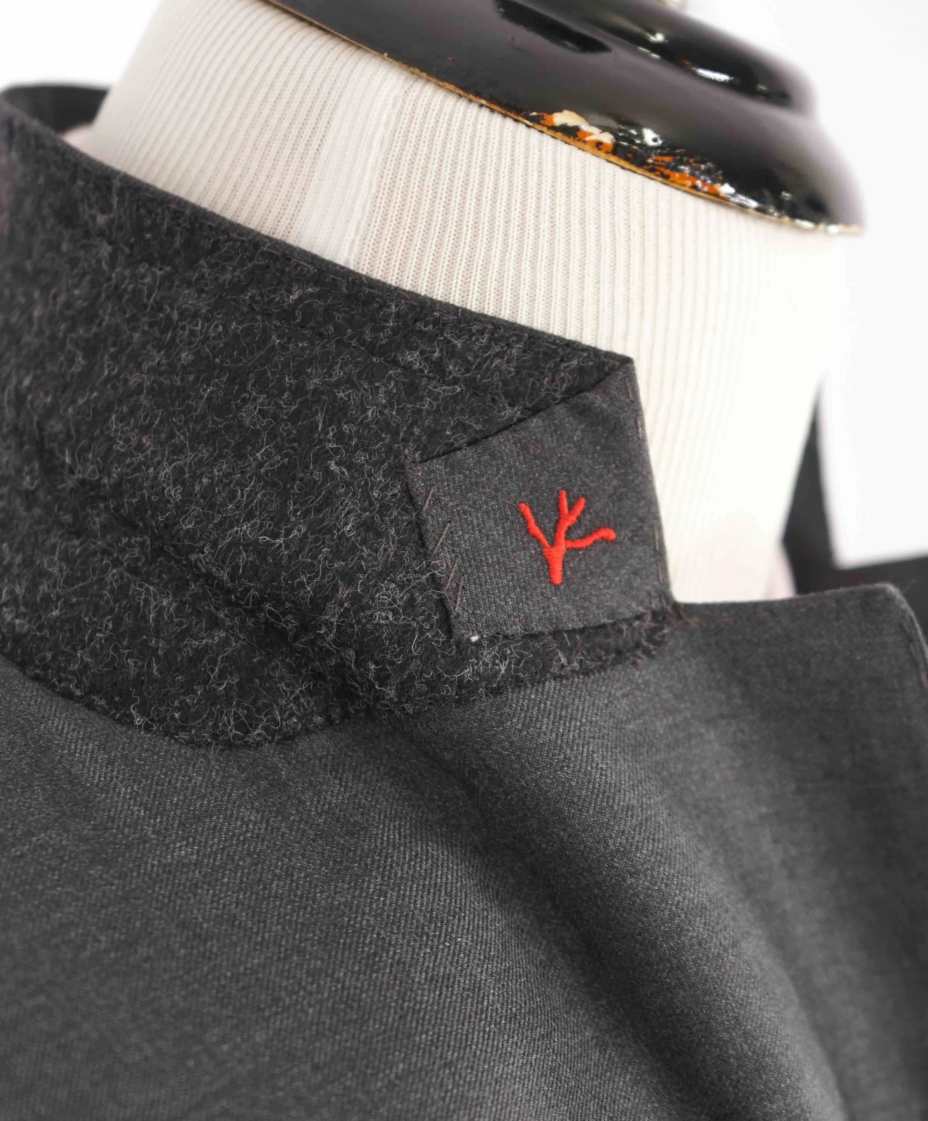 $3,750 ISAIA - Gray "AQUASPIDER" *CLOSET STAPLE* Coral Pin Suit - 42S