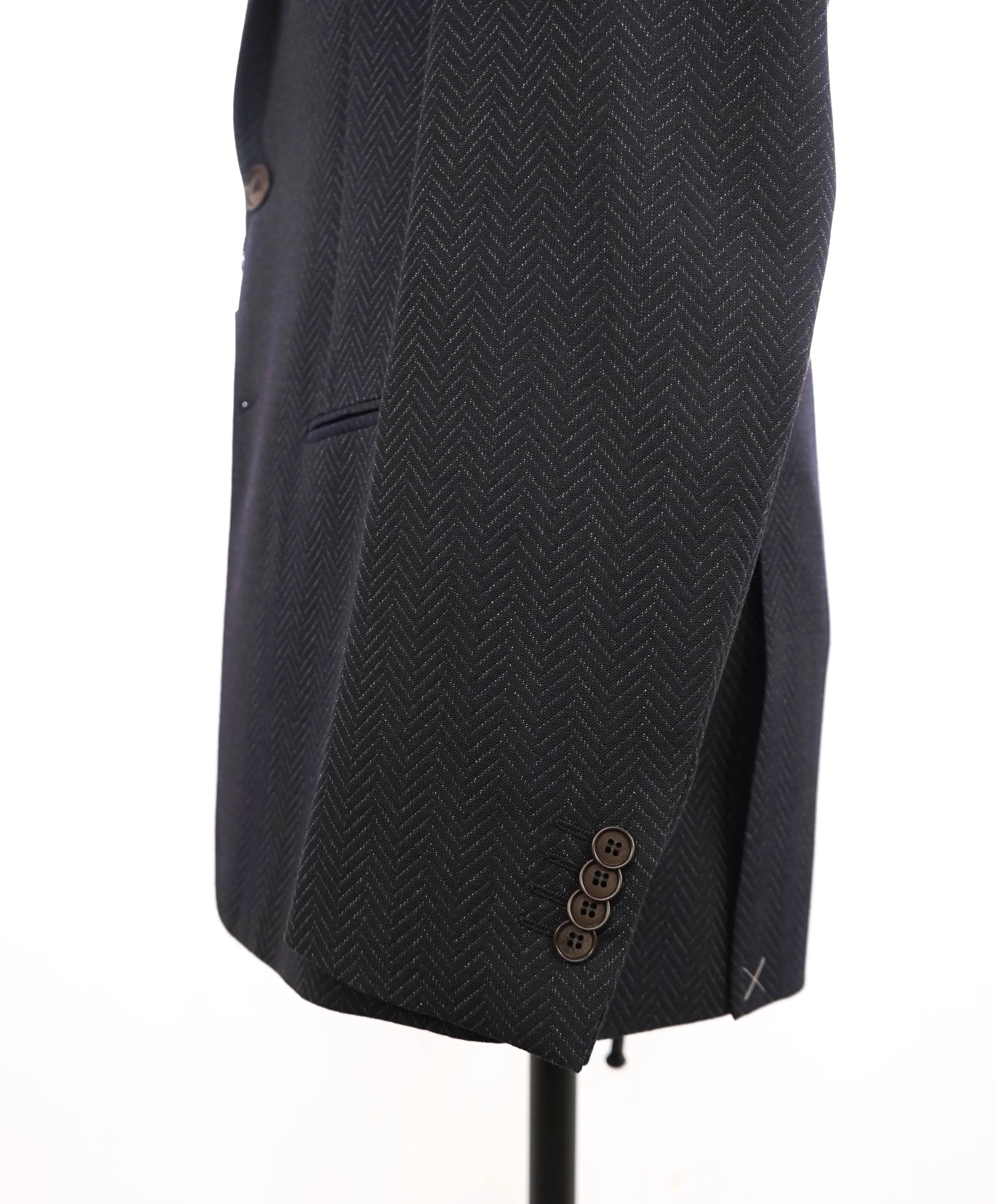 $3,795 GIORGIO ARMANI - "SOHO" Navy Peak Lapel Herringbone Suit - 42R