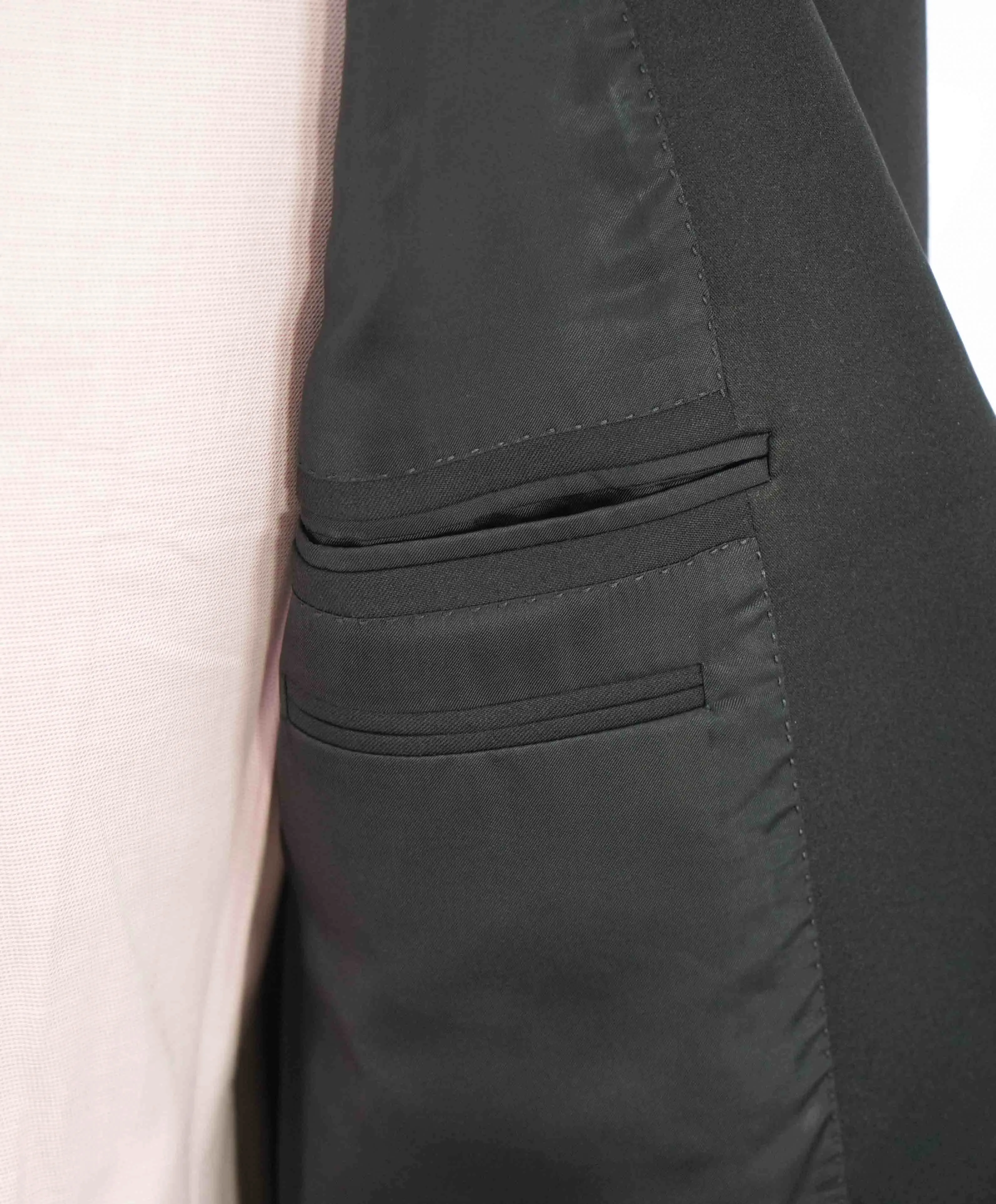 $3,995 ERMENEGILDO ZEGNA-"MULTISEASON" Notch Lapel Black Tuxedo- 44R