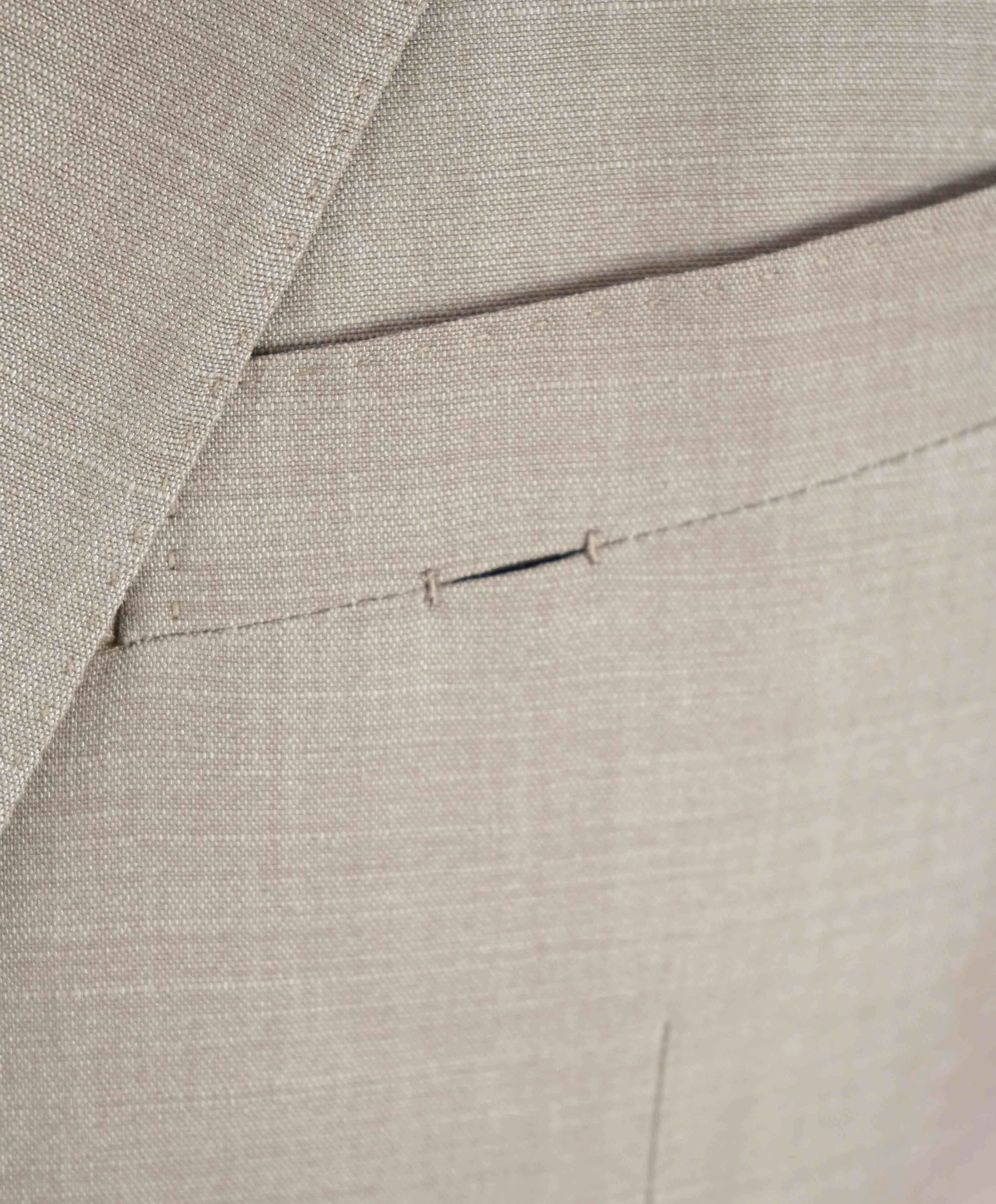 $3,995 ERMENEGILDO ZEGNA -“SILK / WOOL" Neutral Beige Suit - 38R