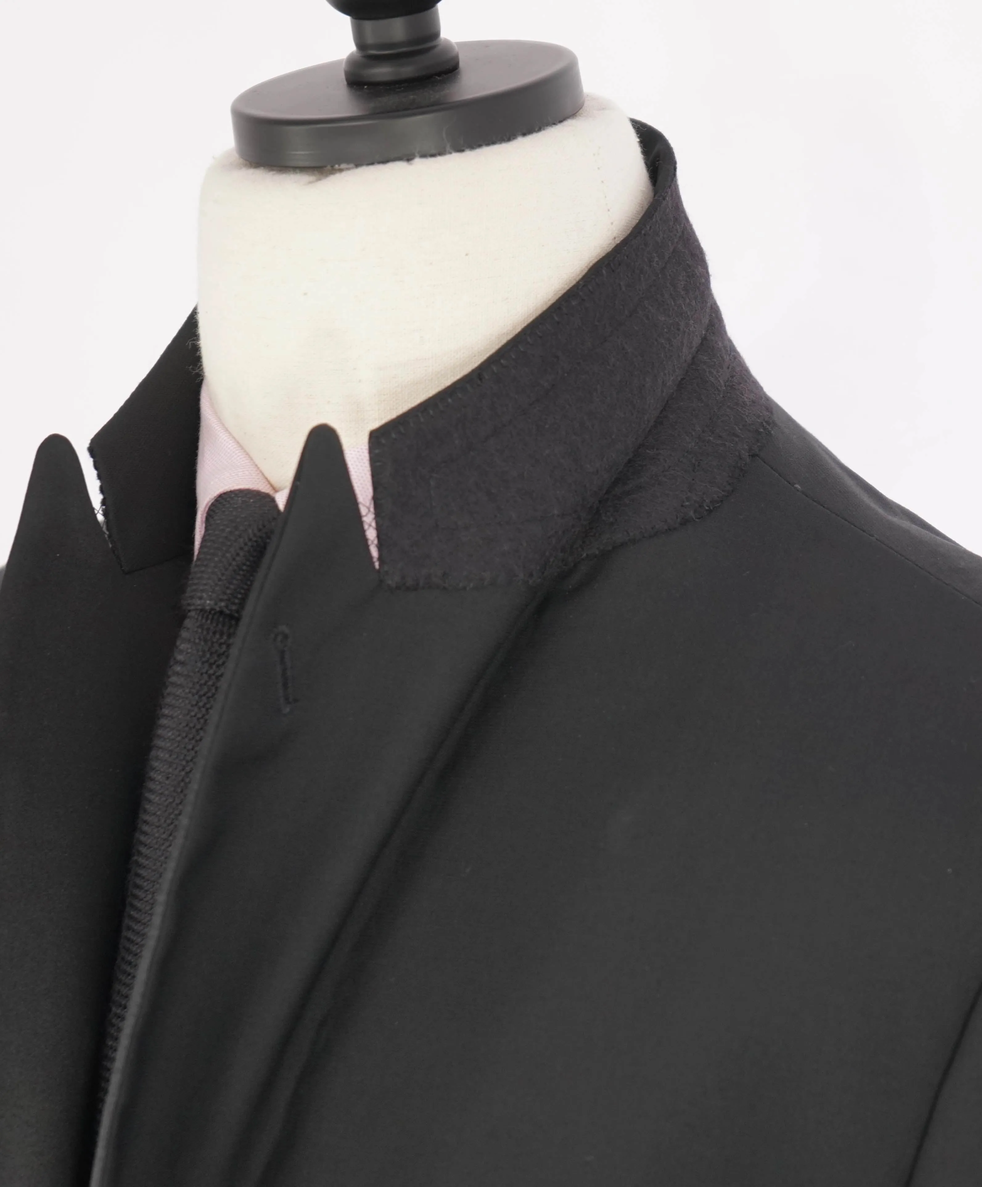 $5,494 GIORGIO ARMANI - "SOHO" Black SILK LINED Peak Lapel Tuxedo - 46R