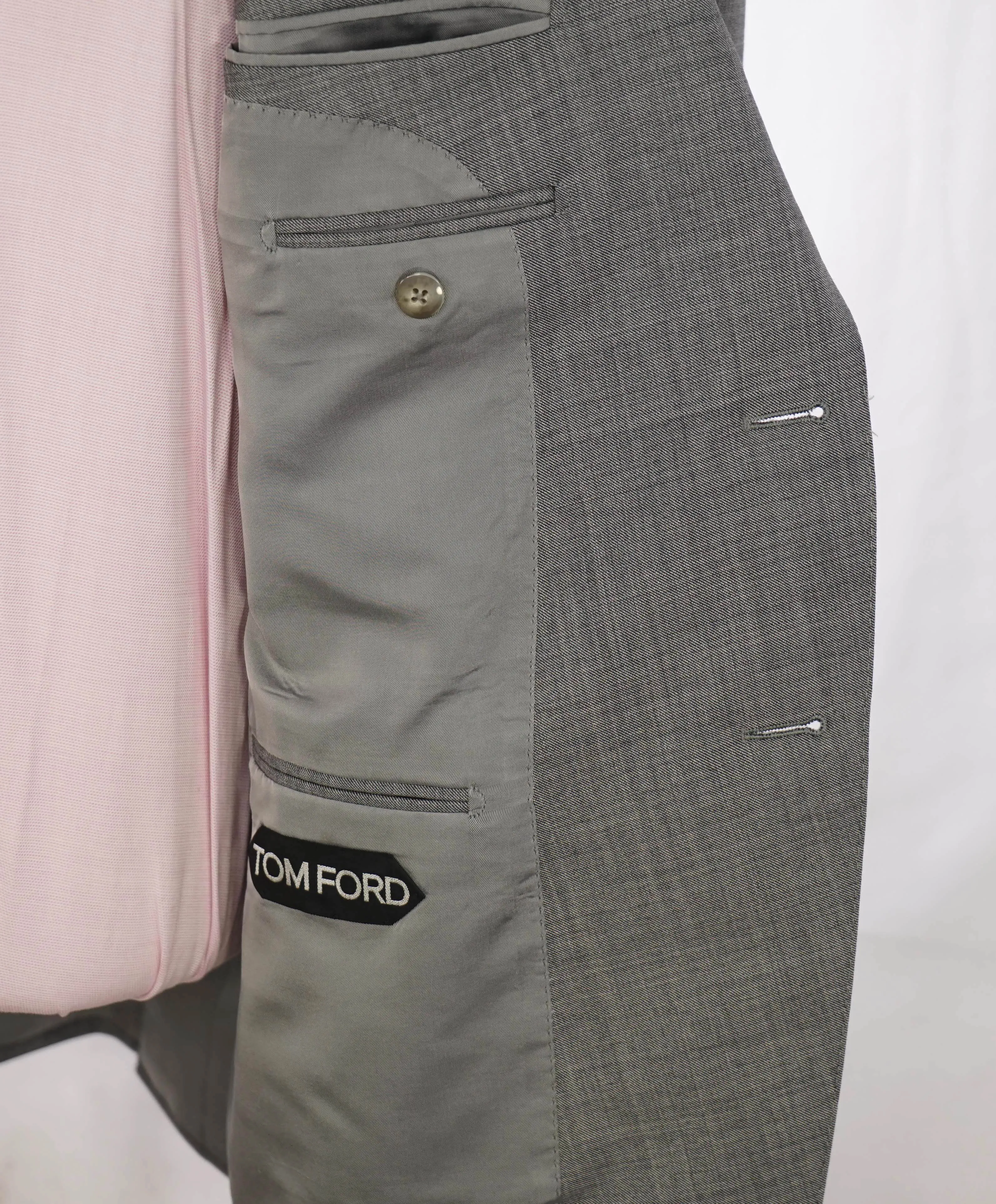$5,970 TOM FORD - 2-Piece "FIT Y" Gray Peak Lapel Solid Side Tab Suit - 46R (56EU)