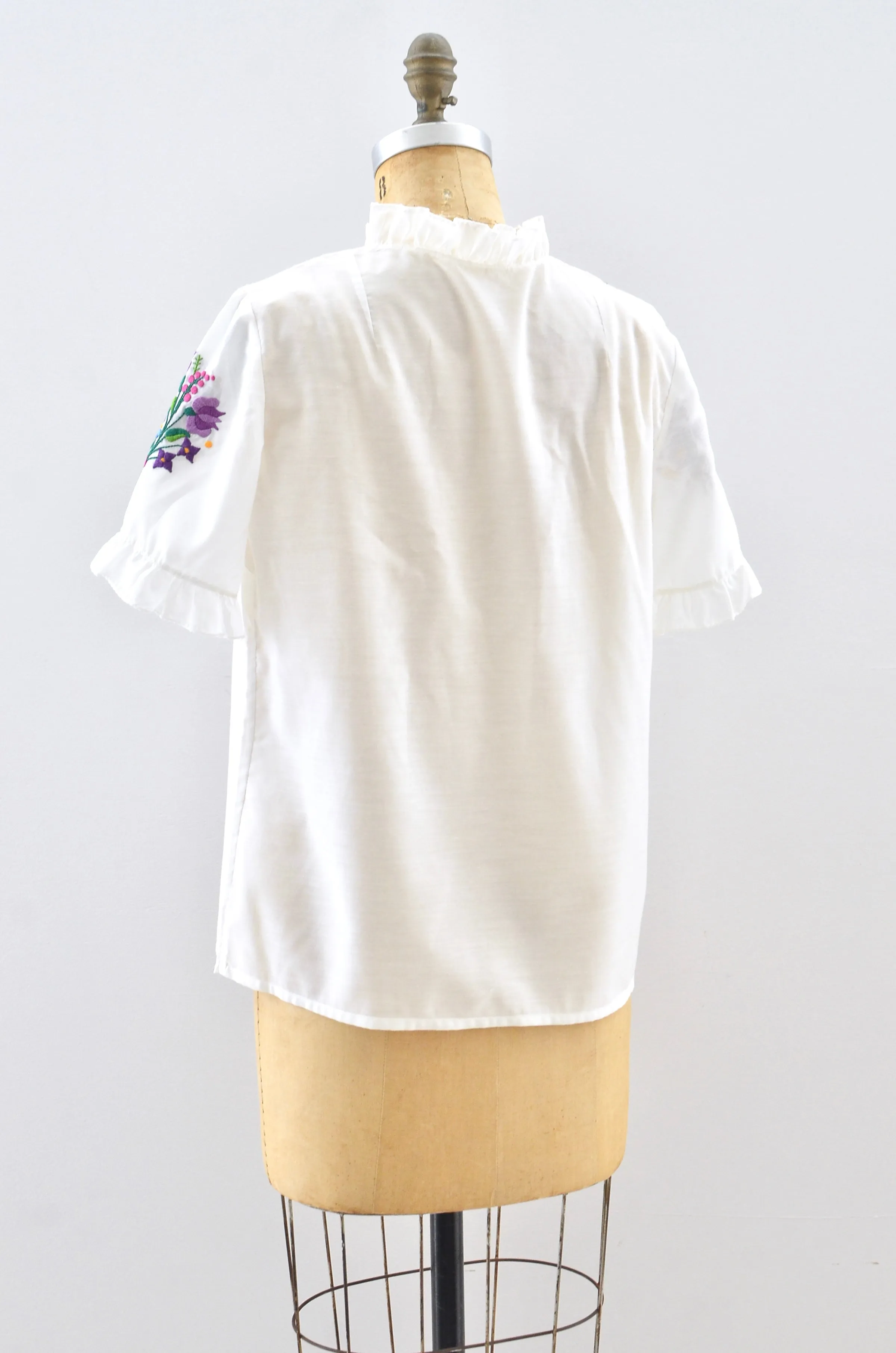 70's Embroidered Blouse / S