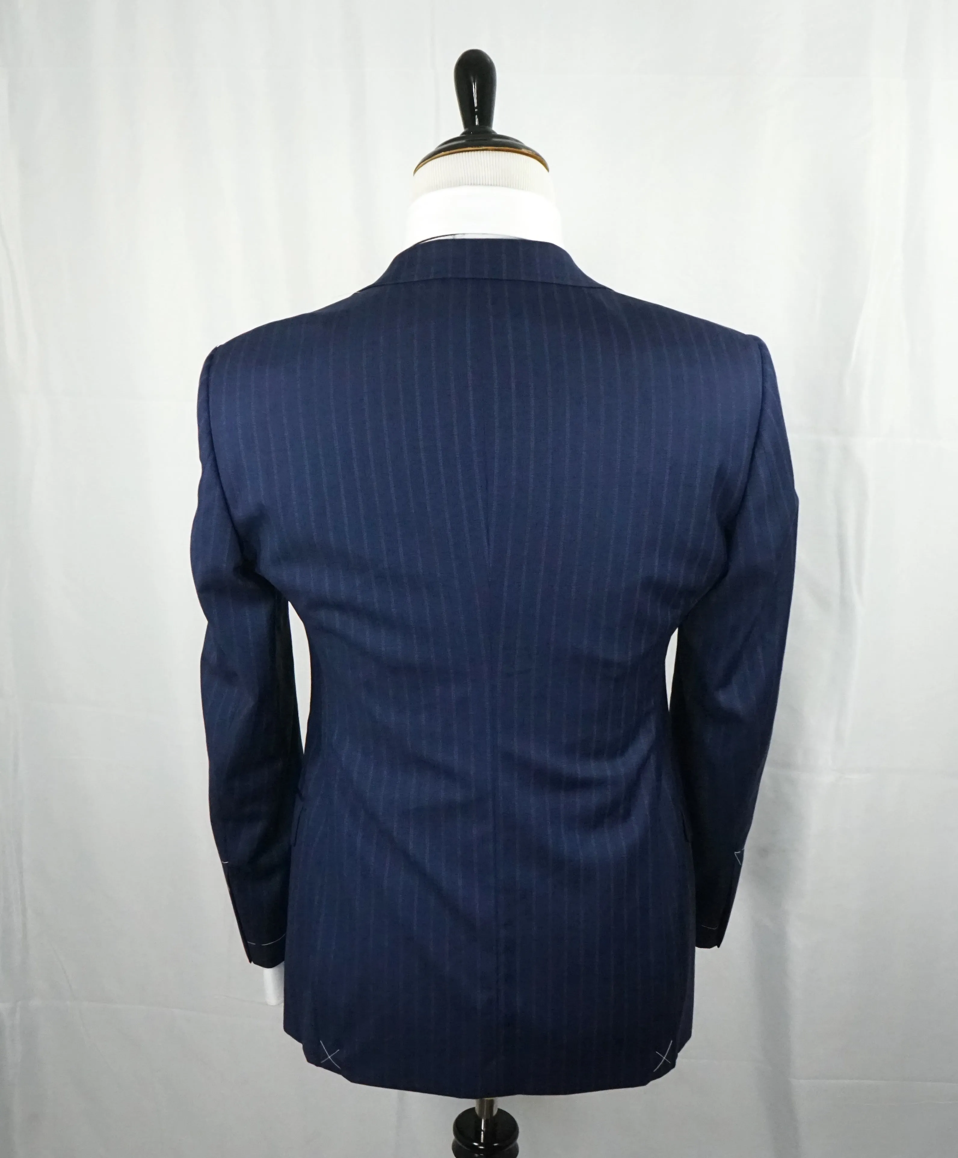 ARMANI COLLEZIONI - “Su Misura” ITALY Wool Bold Stripe Slim Suit - 38R