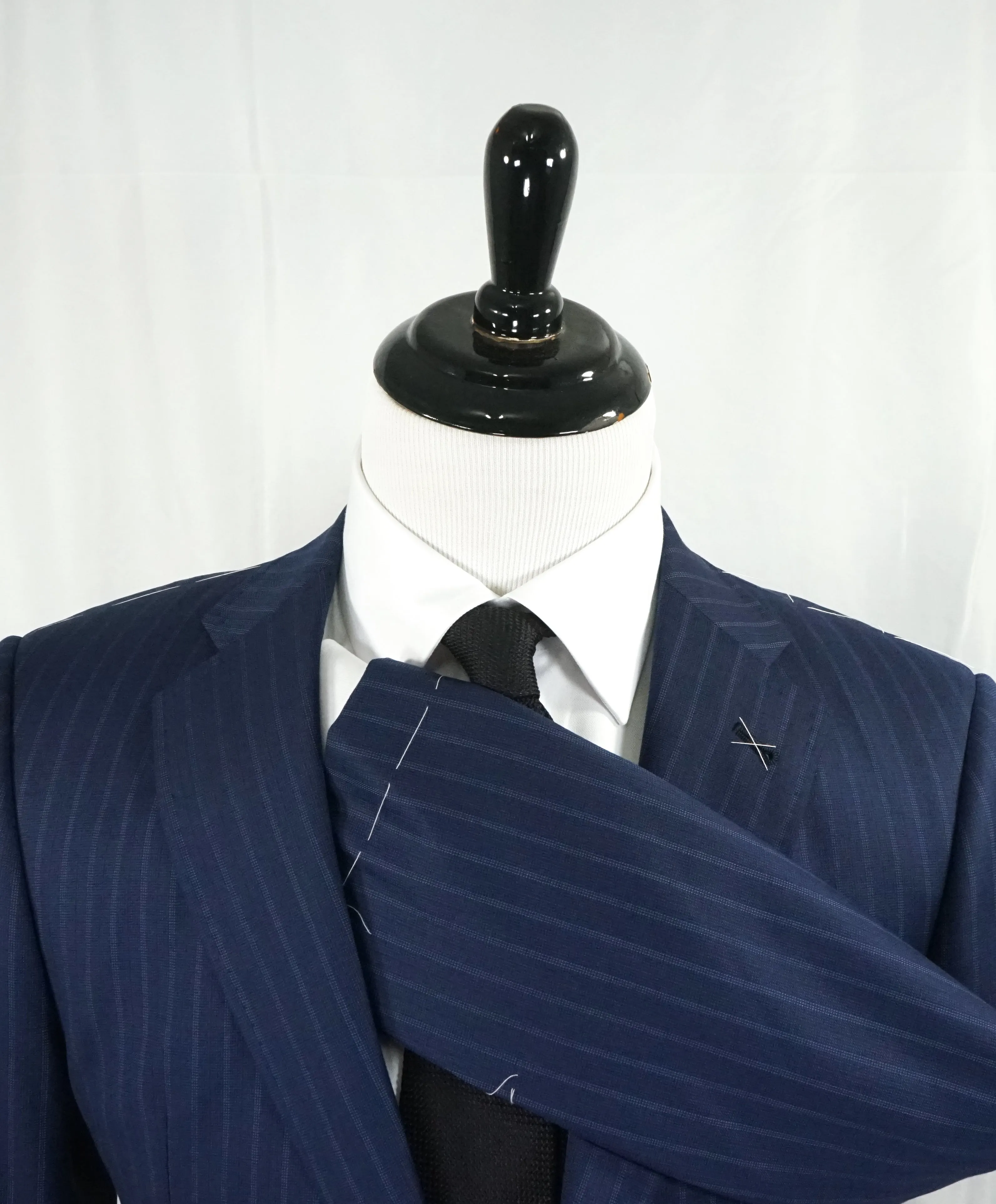 ARMANI COLLEZIONI - “Su Misura” ITALY Wool Bold Stripe Slim Suit - 38R