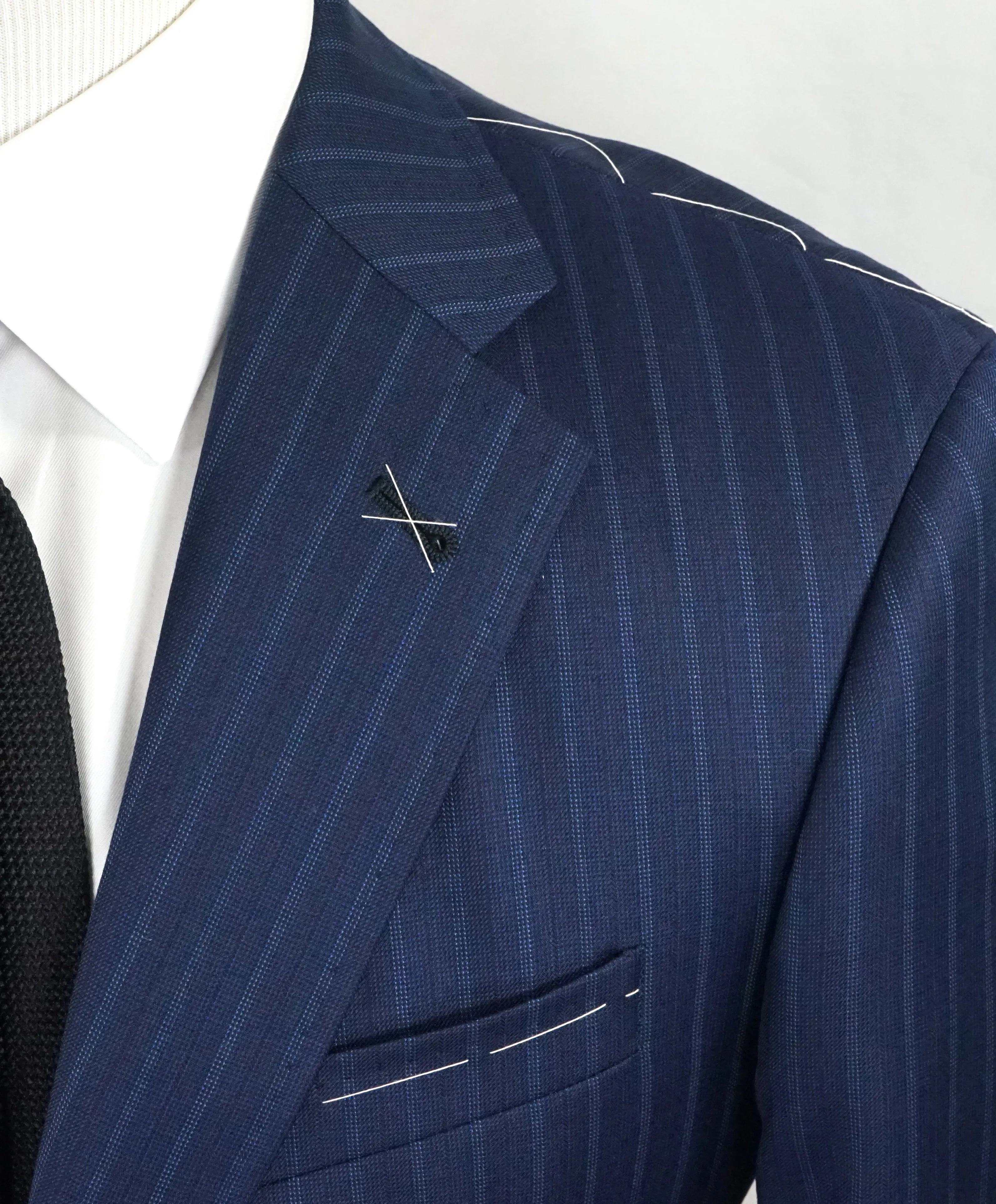 ARMANI COLLEZIONI - “Su Misura” ITALY Wool Bold Stripe Slim Suit - 38R