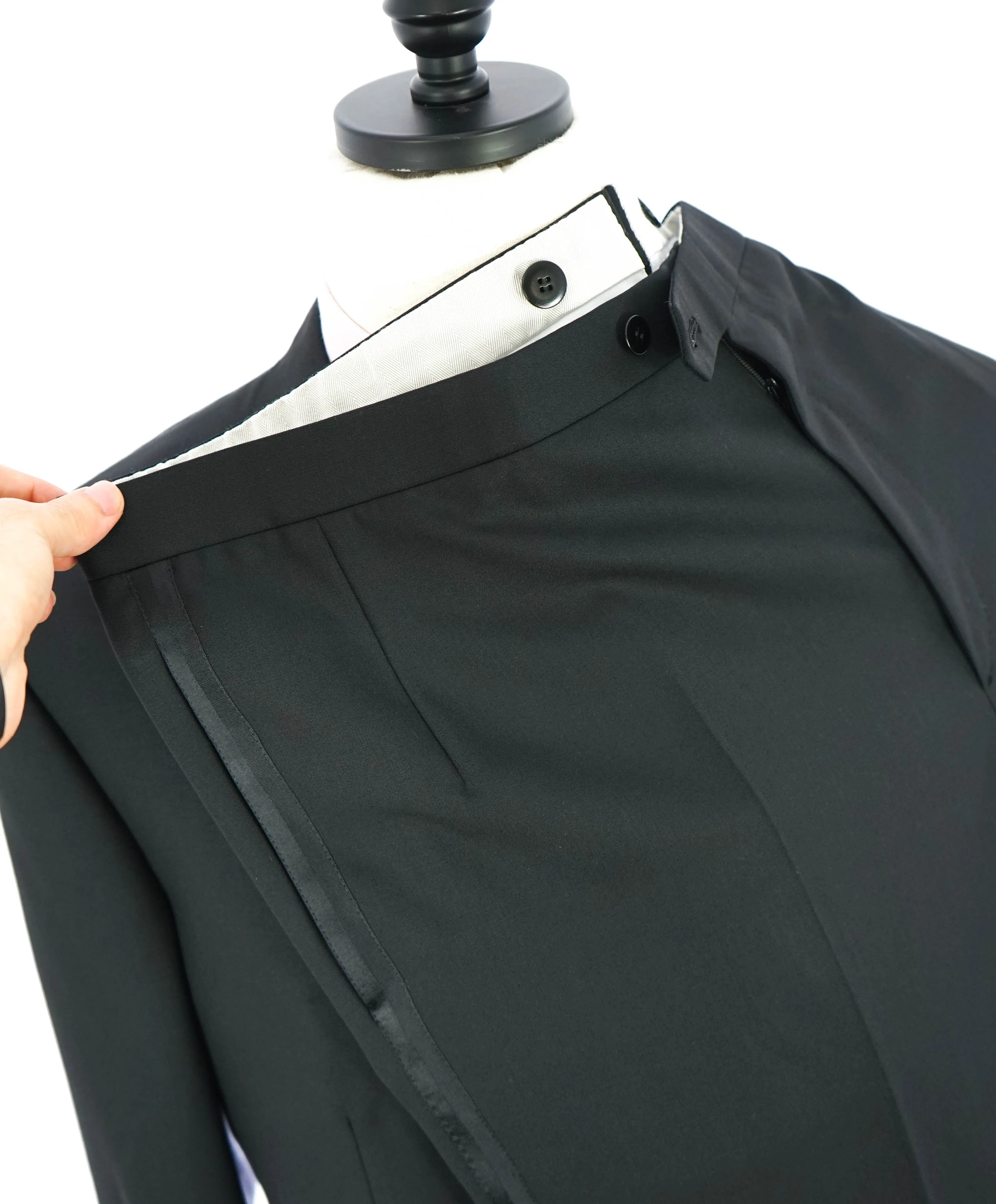 BRIONI - *CELEB FAVORITE* Hand Made Italy Black Peak Lapel Tuxedo - 48R