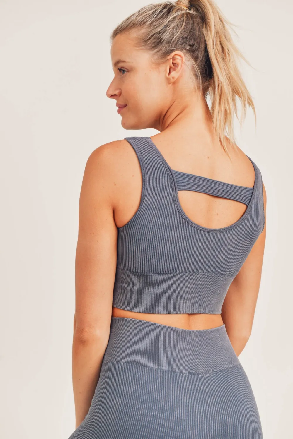 Carolyne Ribbed Cut-out Back Mineral Wash Seamless Hybrid Sports Bra