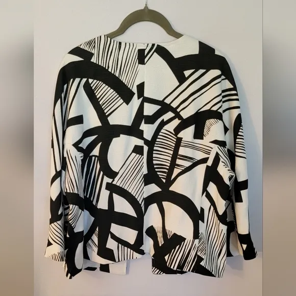 Chico's Black &amp; White Geometric Womens Open Front Blzer Size 2 (Medium)
