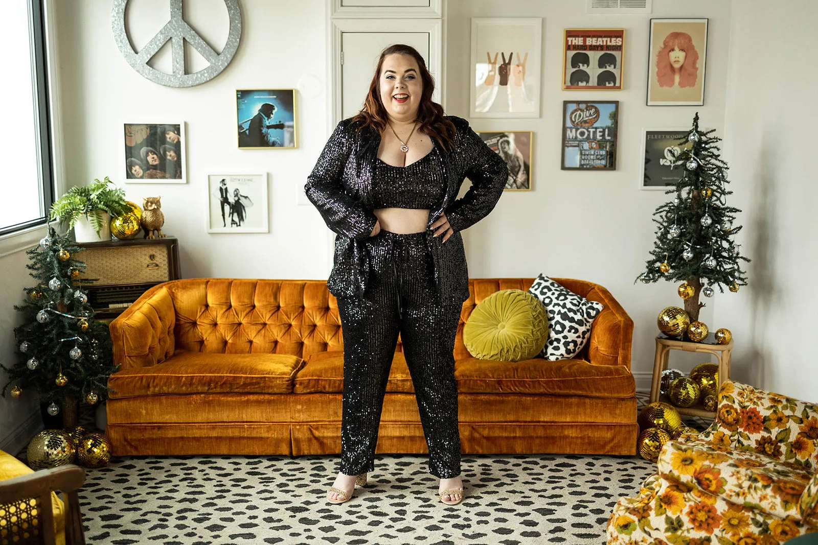 cyndie set in black