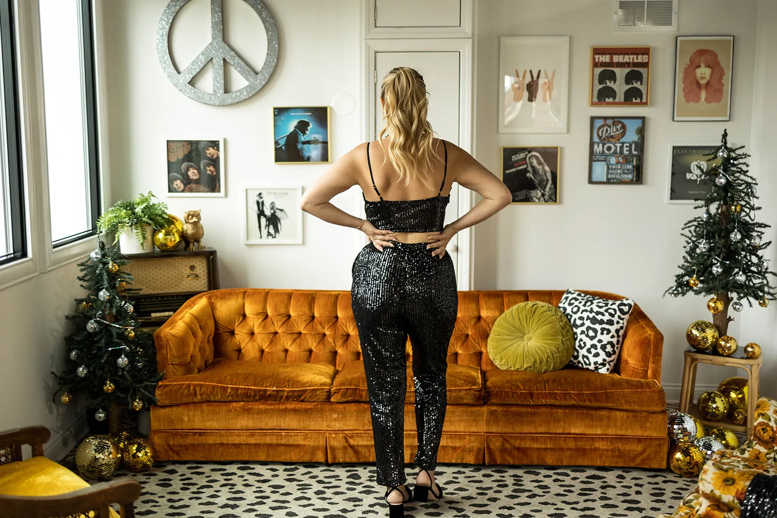 cyndie set in black