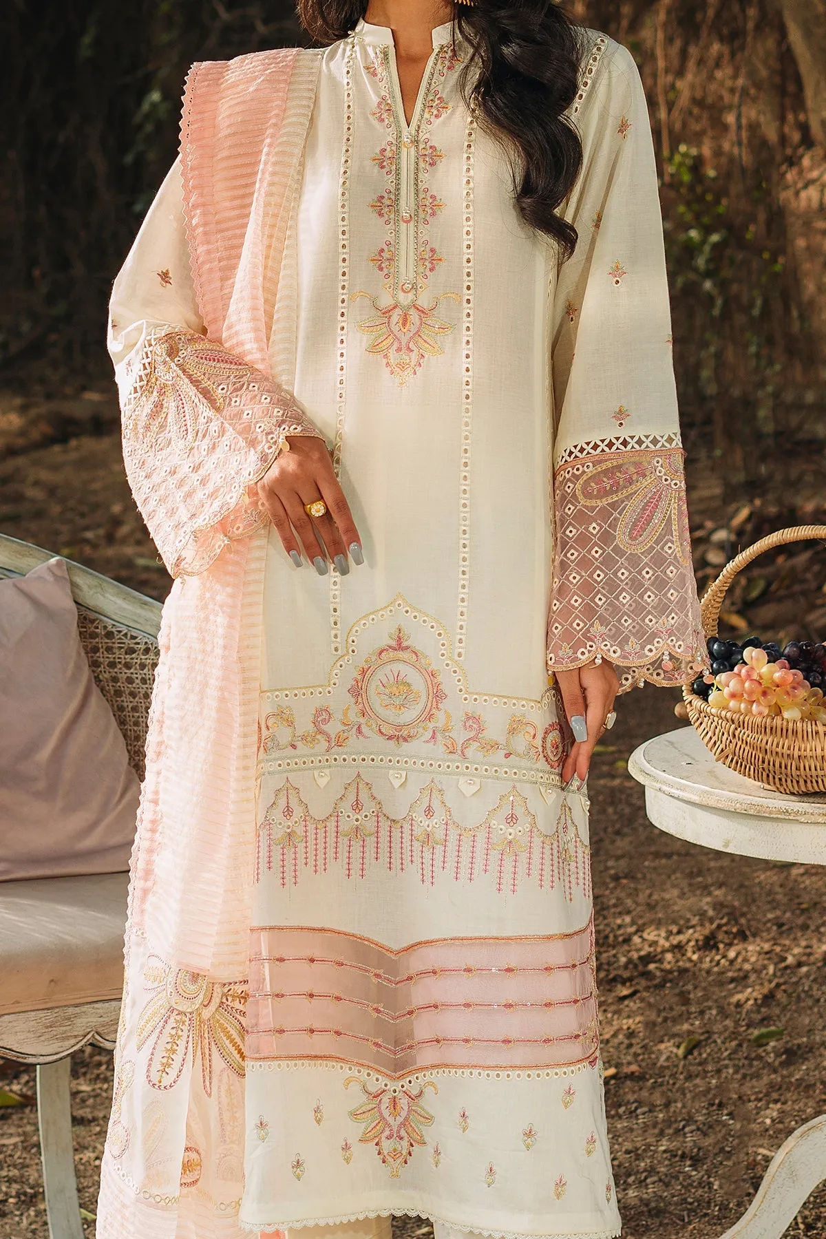 Embroidered Salwar Suit in Off White Pakistani Salwar Kameez Dupatta
