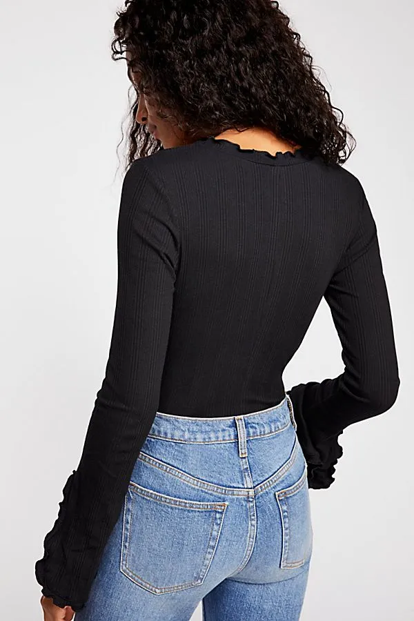 FREE PEOPLE RUFFLE HEM TOP BLACK*