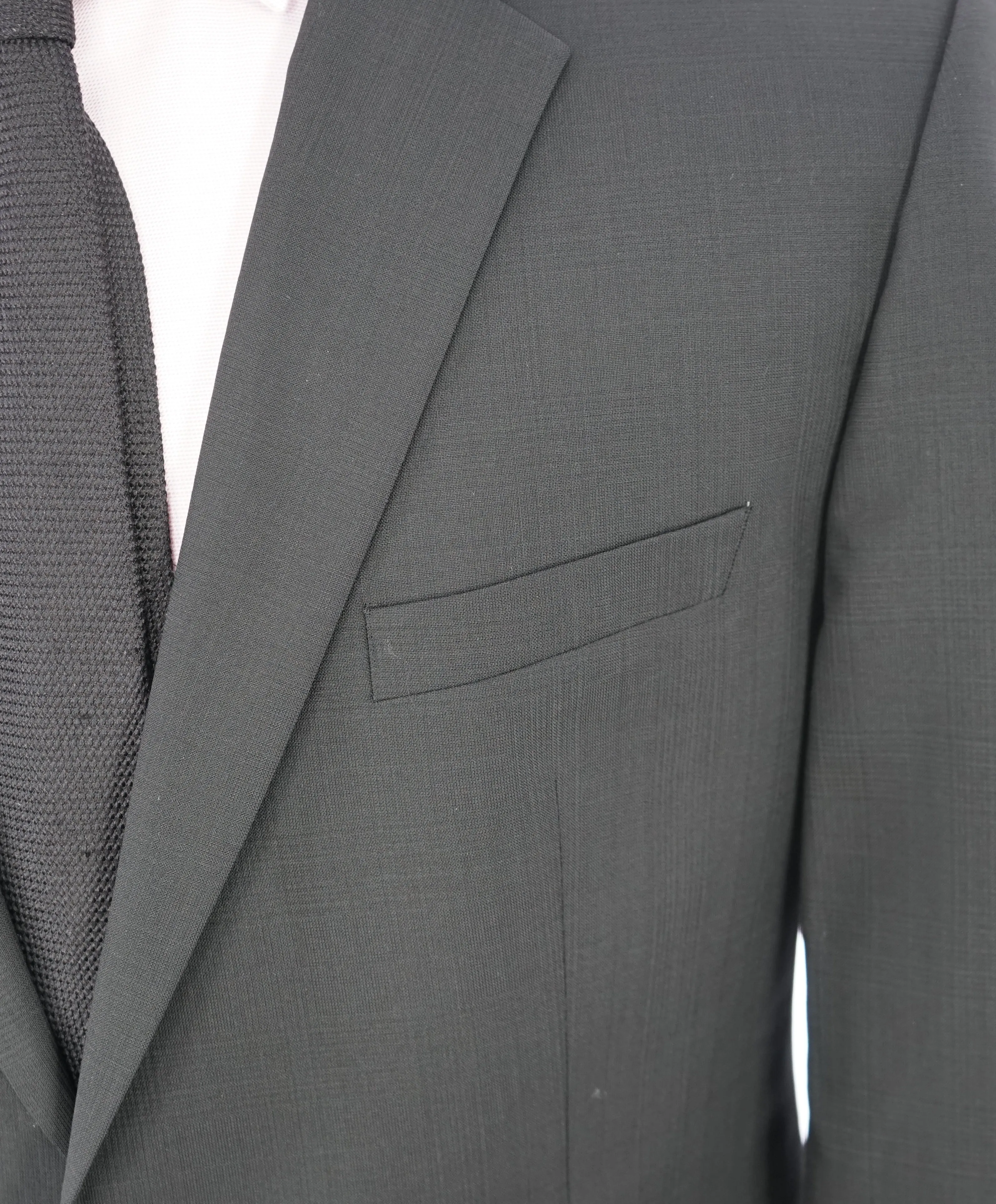 HUGO BOSS - "TESSE" ITALIAN FABRIC Black Tonal Check Blazer - 44R