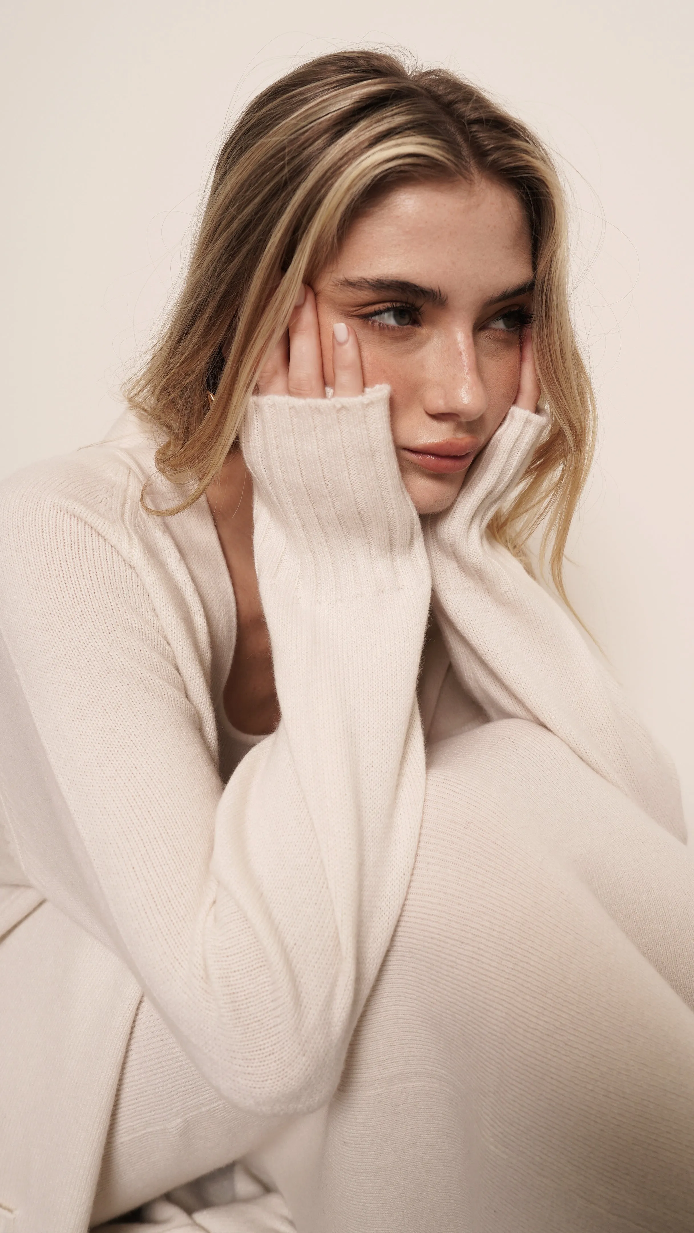 LONG CASHMERE CARDIGAN -