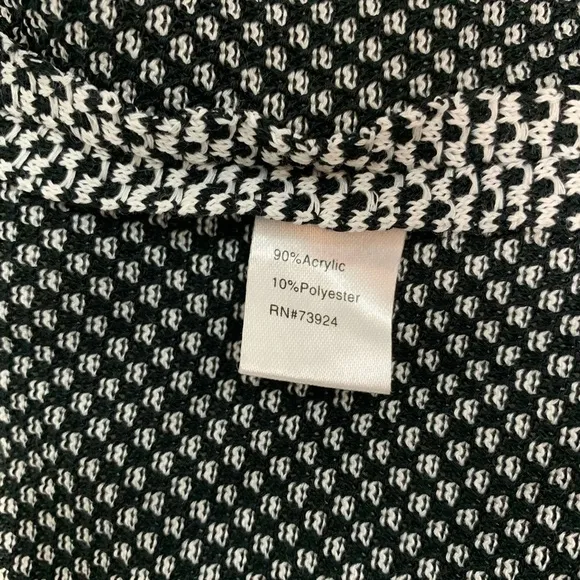 Ming Wang Short Sleeve Black and White Sweater