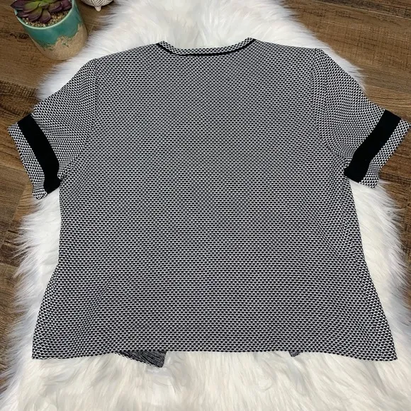 Ming Wang Short Sleeve Black and White Sweater