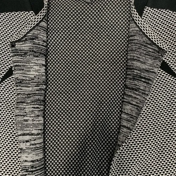 Ming Wang Short Sleeve Black and White Sweater