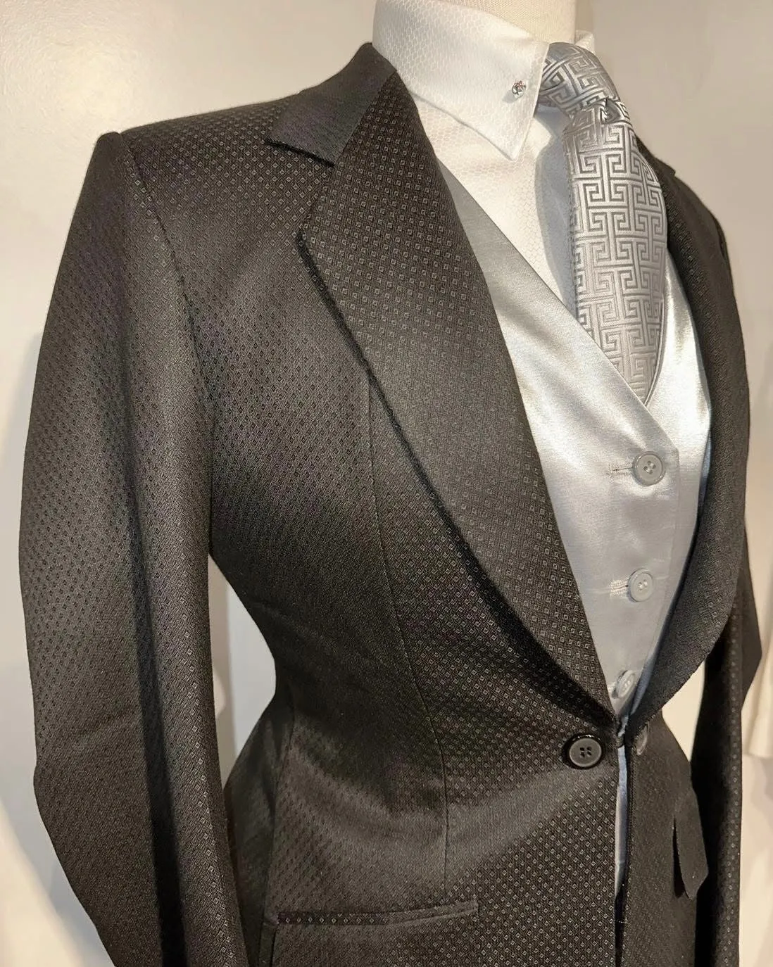 MTC, Ladies/Teen Suit