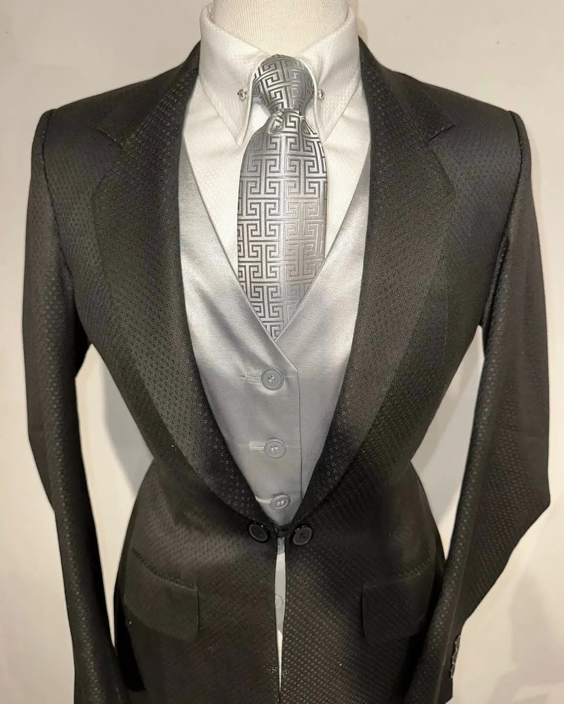 MTC, Ladies/Teen Suit