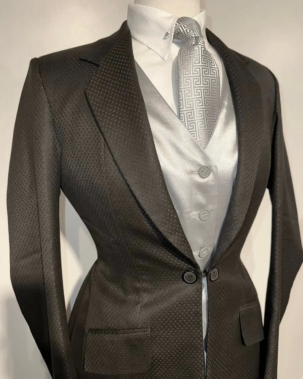 MTC, Ladies/Teen Suit