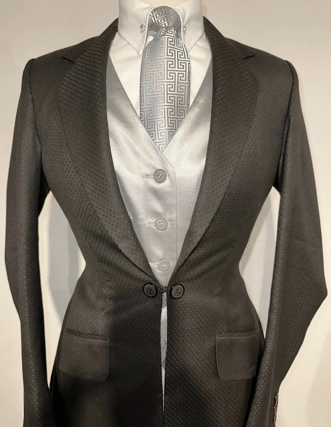 MTC, Ladies/Teen Suit