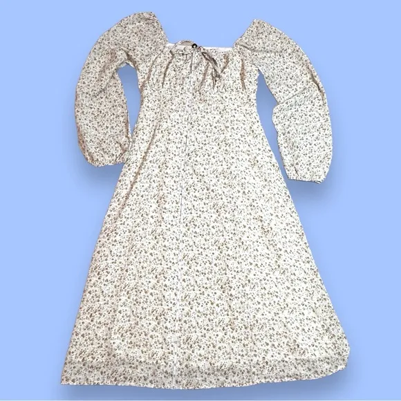 NWT Vernacular Peasant Style Midi Dress in Antique Floral Print. Size Small 🌸