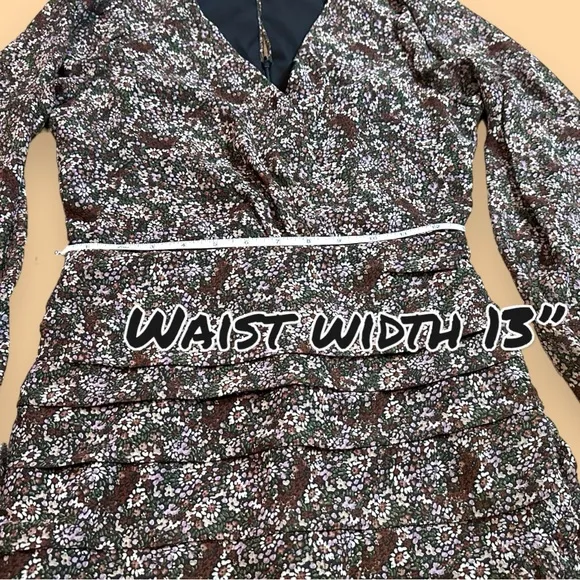 NWT Vernacular Ruched Cross Front Mini Dress in Floral Design 🌺 Size Small