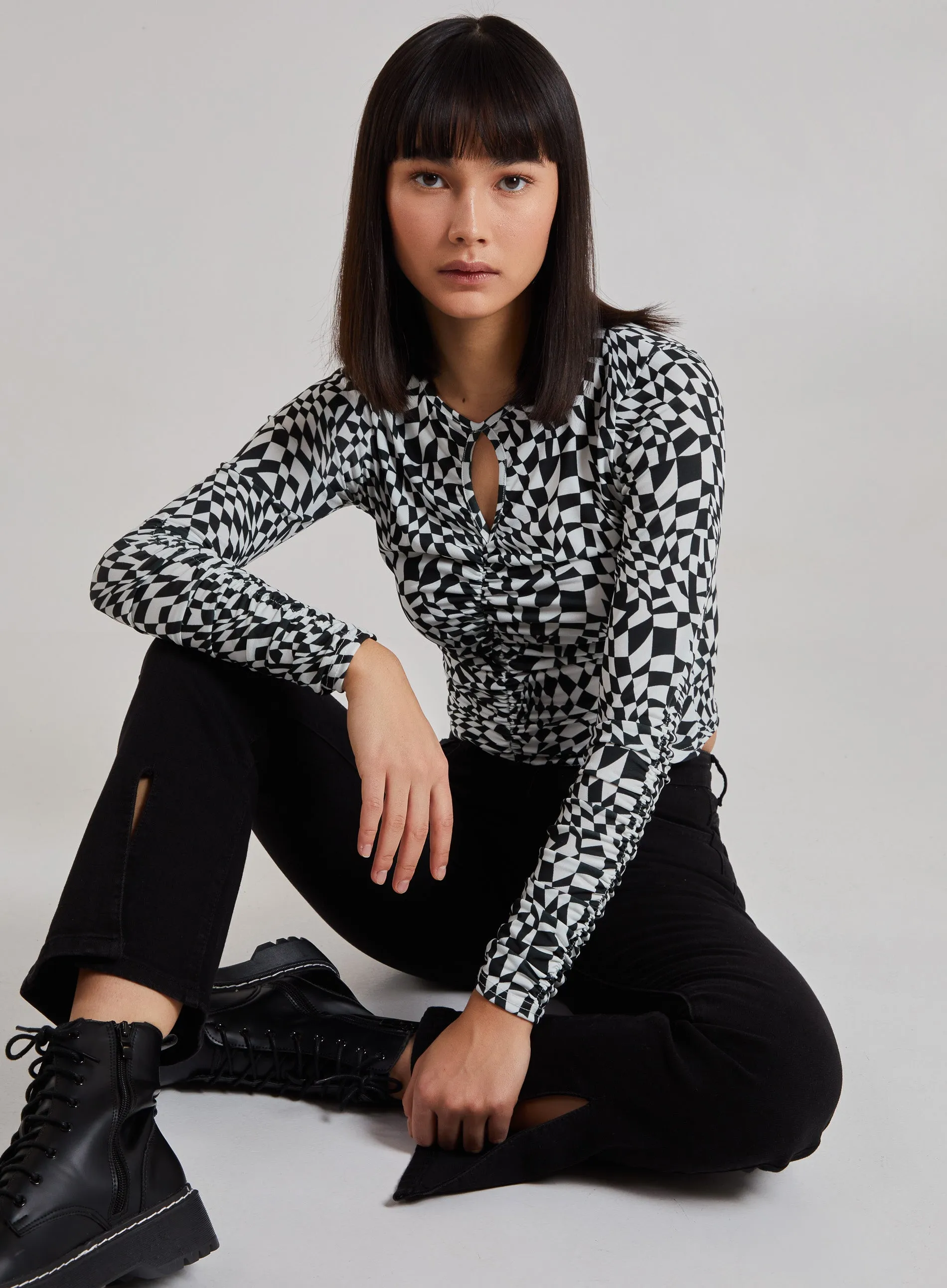 Printed Long Sleeve Keyhole Top