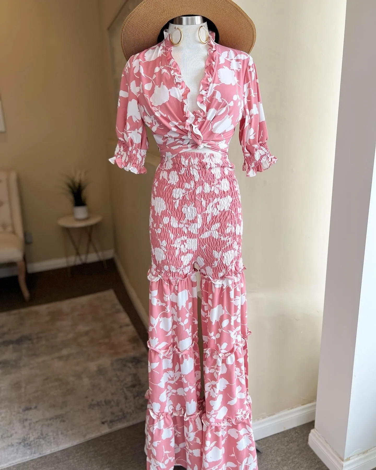 Ruffled Short Crop Top w/ Wide Pants