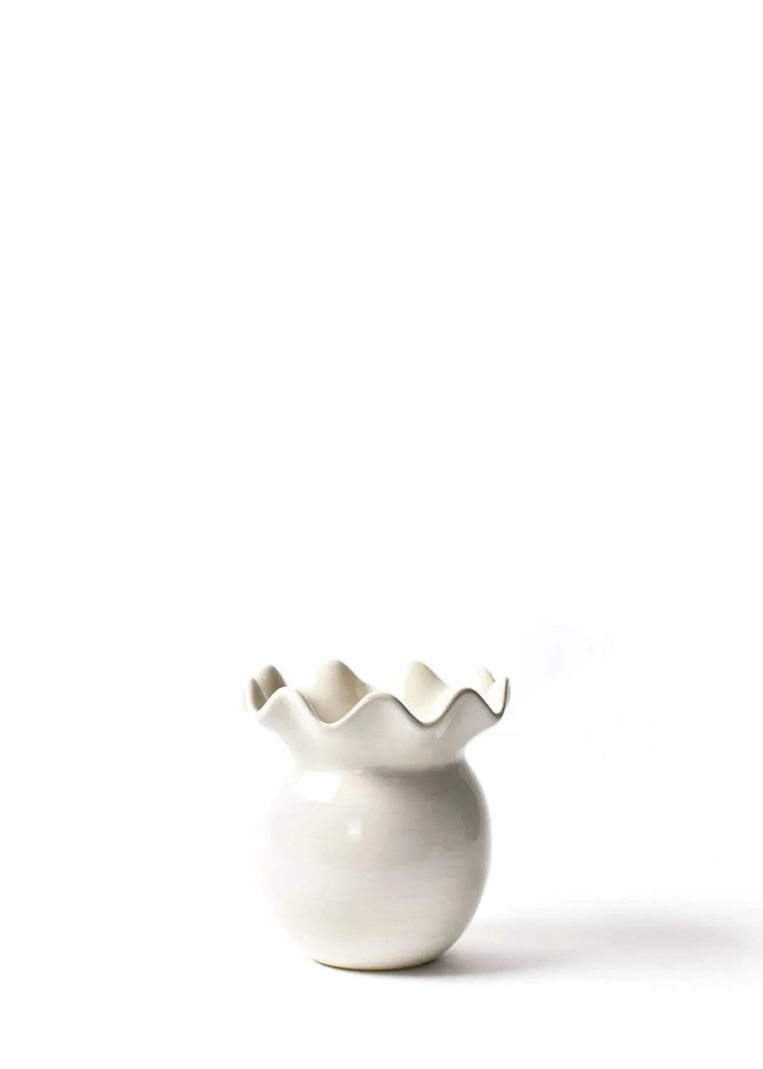 SIGNATURE WHITE RUFFLE VASE