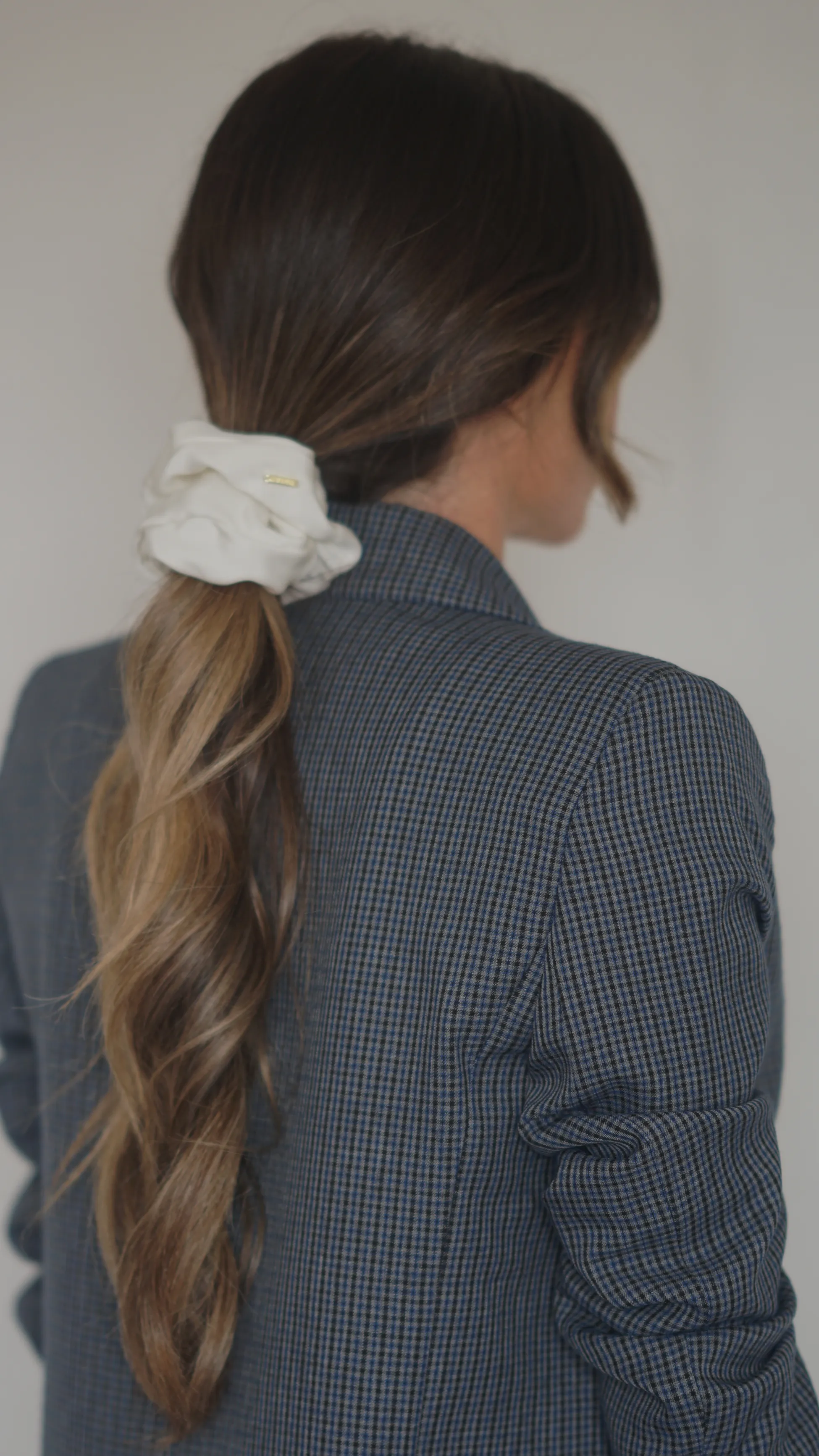 THE ALICE SCRUNCHIE SMALL - WHITE