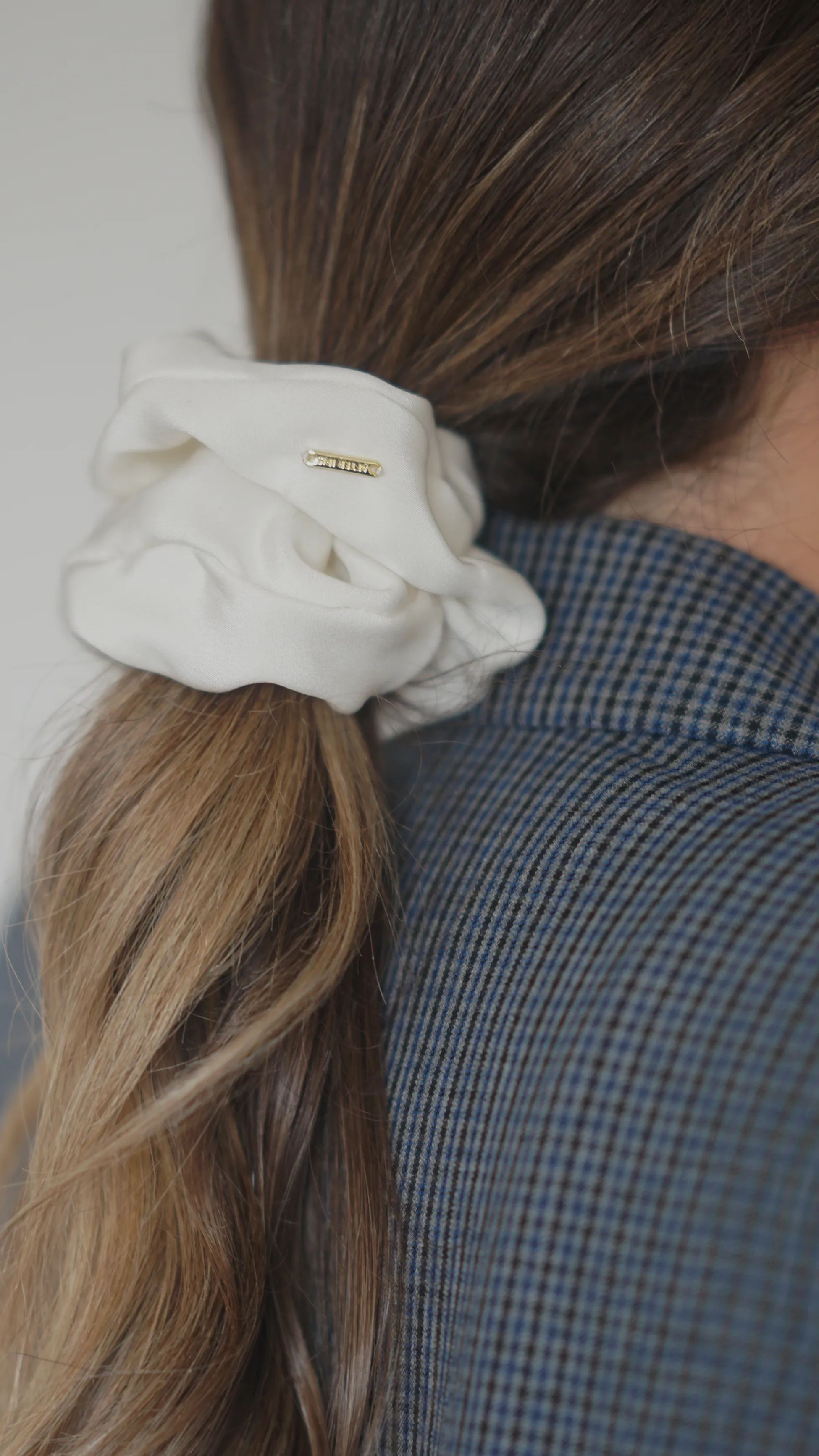 THE ALICE SCRUNCHIE SMALL - WHITE
