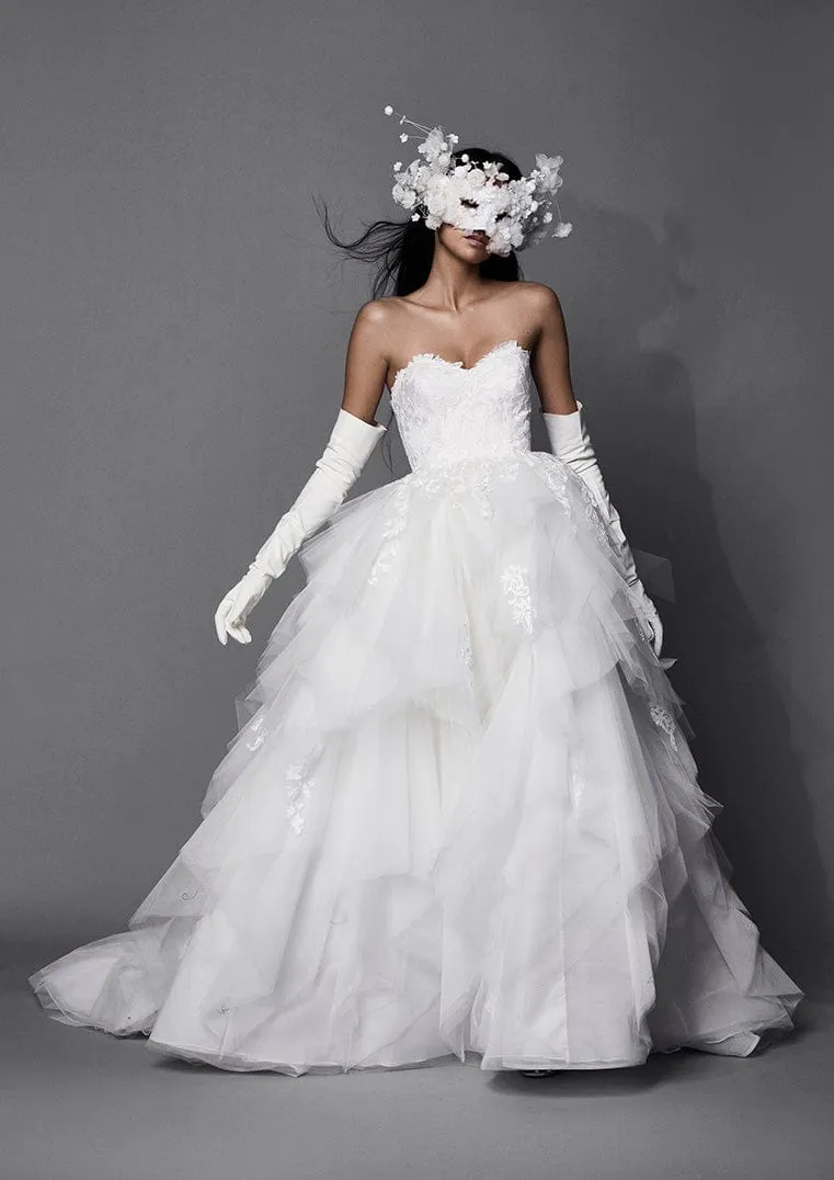 Vera Wang: Aisyah