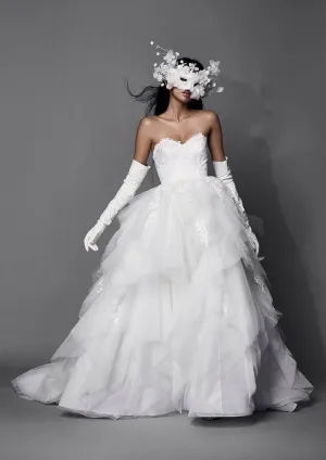 Vera Wang: Aisyah