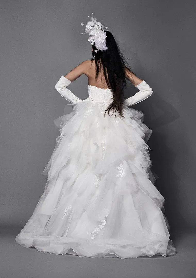 Vera Wang: Aisyah