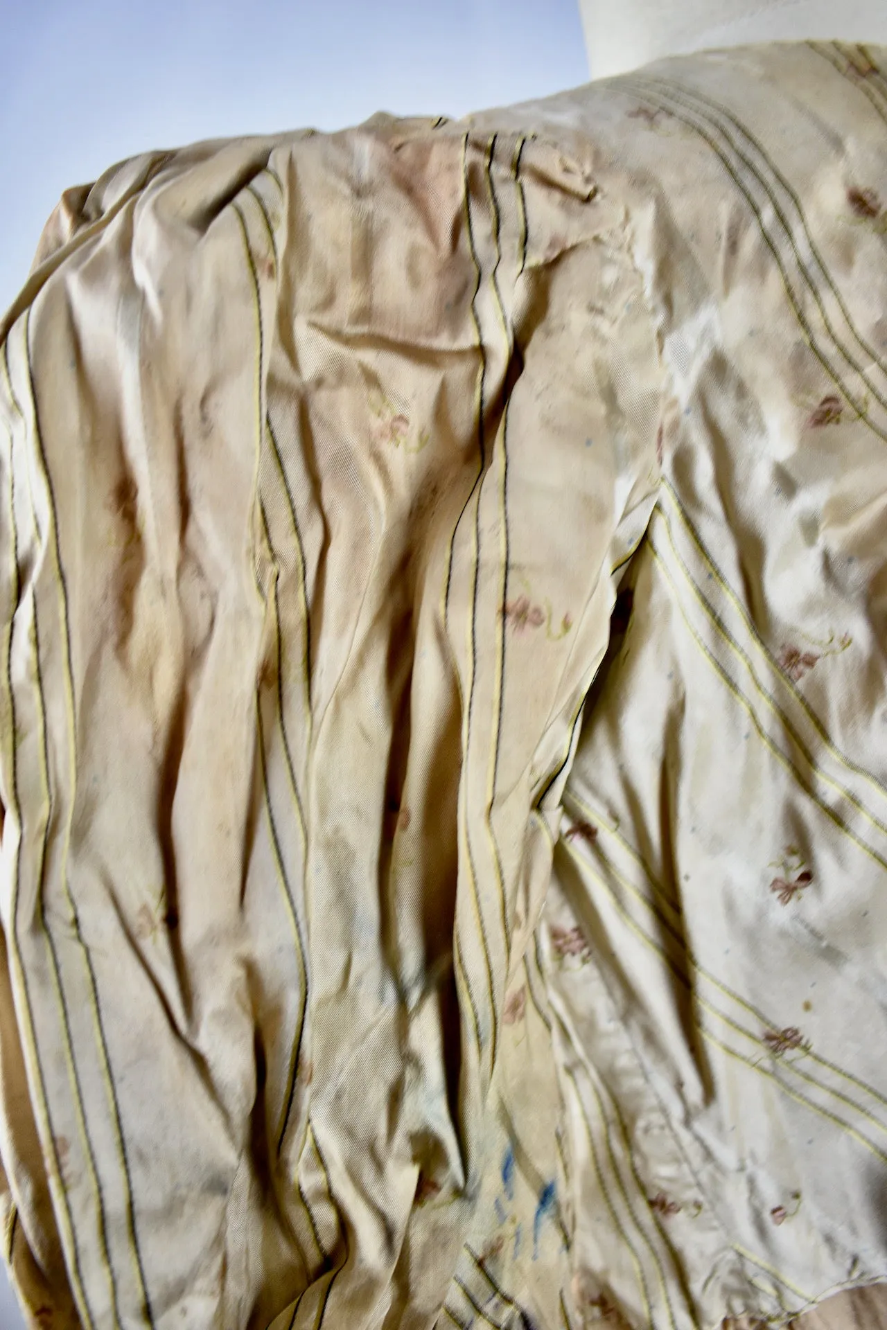 Vintage Victorian Gold Button Down Top-Study